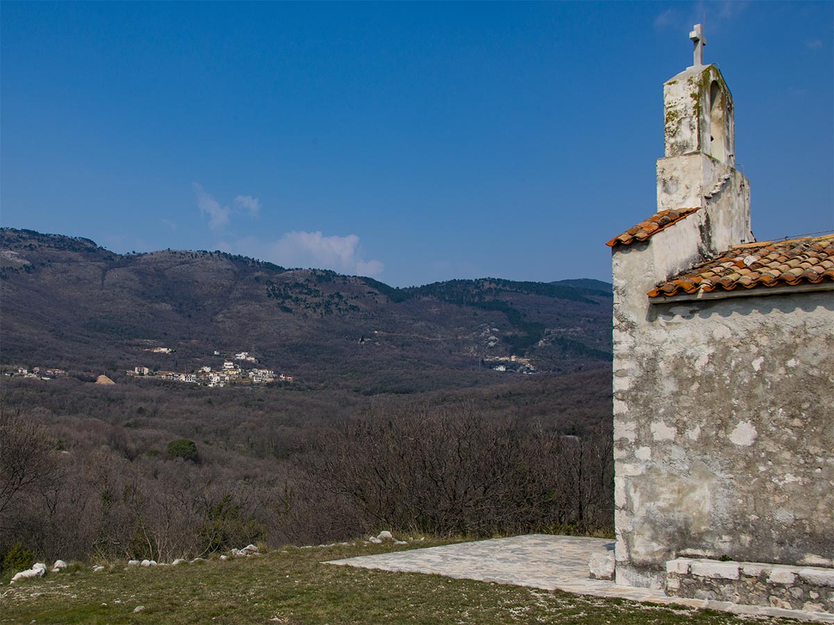 Blick zum Bergrücken